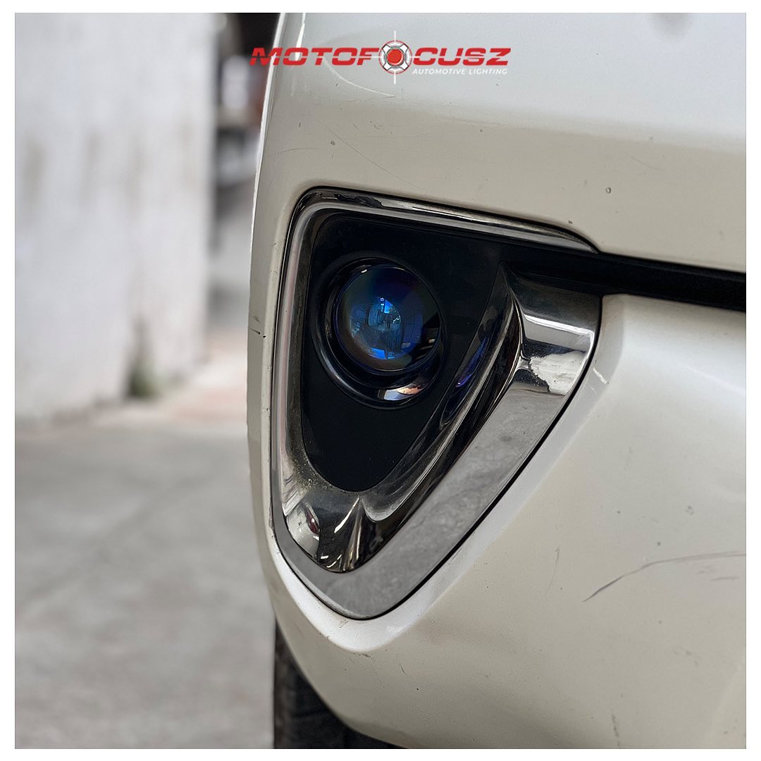 Toyota Fortuner's in for bi-xenon fog projectors from Motofocusz Best Headlight customisation in Chennai