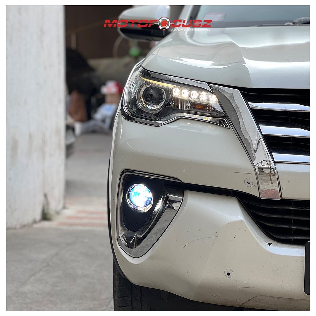 Toyota Fortuner's in for bi-xenon fog projectors from Motofocusz Best Headlight customisation in Chennai