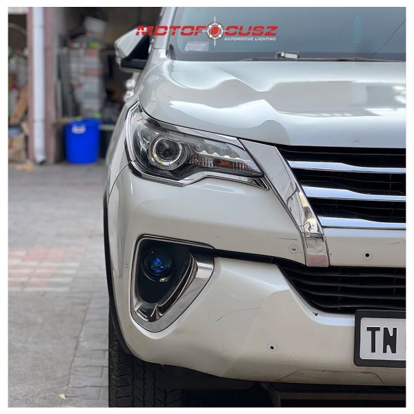 Toyota Fortuner's in for bi-xenon fog projectors from Motofocusz Best Headlight customisation in Chennai