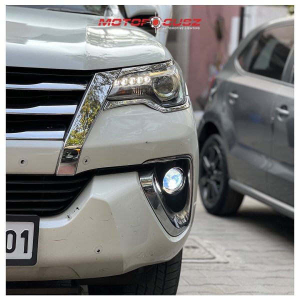 Toyota Fortuner's in for bi-xenon fog projectors from Motofocusz Best Headlight customisation in Chennai