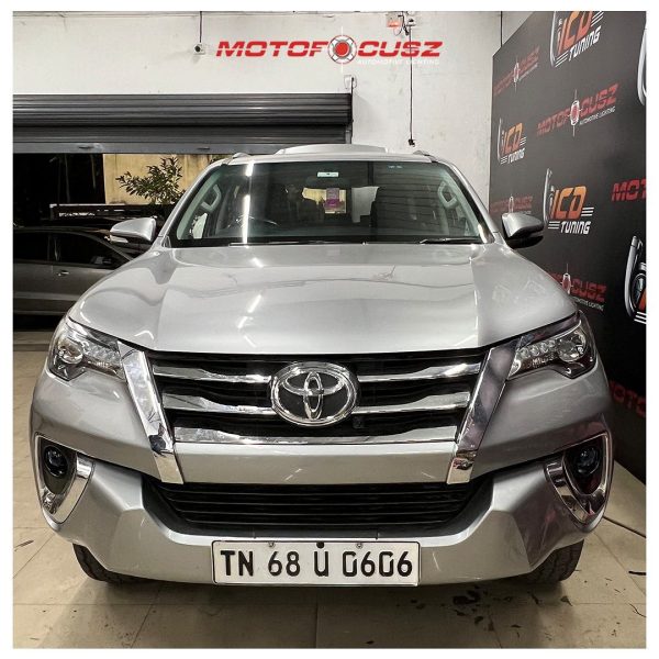 Toyota Fortuner's in for bi-xenon fog projectors from Motofocusz Best Headlight customisation in Chennai